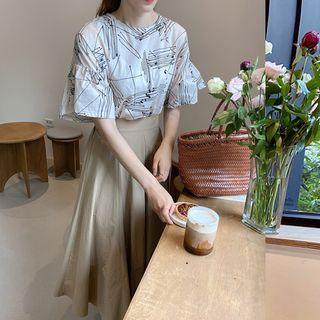 Flutter-sleeve Patterned Boxy Blouse
