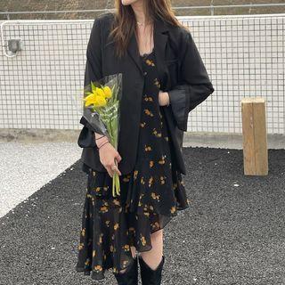 Plain Blazer / Sleeveless Floral Print Dress