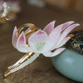 Lotus Hair Claw Pink - One Size