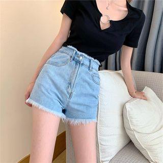 Short-sleeve Hoop Accent T-shirt / Frayed Denim Shorts