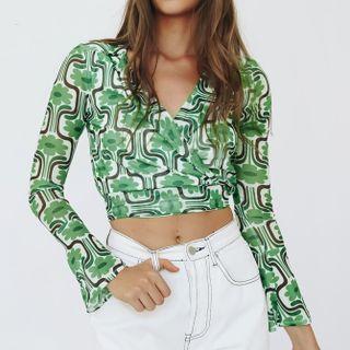 Long-sleeve V-neck Patterned Crop Top
