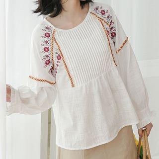 Floral Embroidered Pintuck Blazer