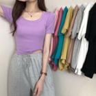 Short-sleeve Scoop-neck Fitted T-shirt