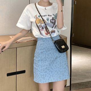 Printed Short-sleeve T-shirt / Leopard Pattern A-line Skirt