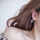 Snow Flake Ear Stud As Shown In Figure - One Size