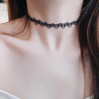 Wavy Lace Choker