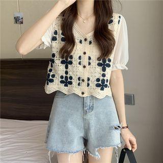 Short-sleeve V-neck Lace Embroidered Panel Top