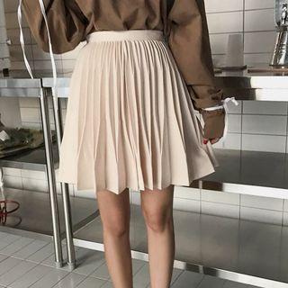 Pleated Skirt / Sweater