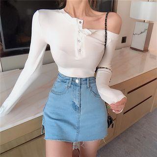 Long-sleeve Cut-out Shoulder T-shirt