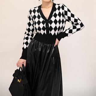 V-neck Plaid Two Tone Cropped Cardigan