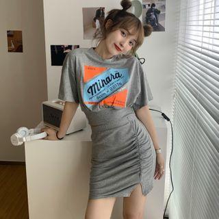 Printed Short-sleeve Cropped Top / High-waist Ruffled Skirt