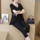 Set: Short-sleeve Paneled T-shirt + Carpi Pants