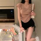 V-neck Cropped T-shirt / Drawstring Hot Pants
