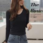 Basic V-neck Slim-fit T-shirt