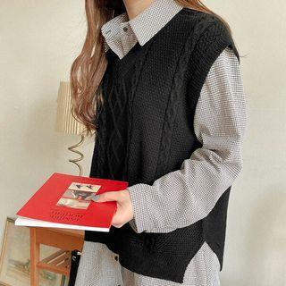V-neck Cable-knit Boxy Vest