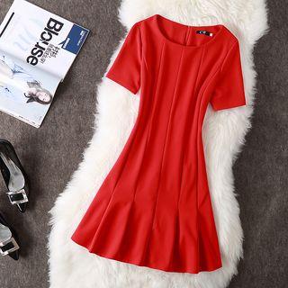 Short-sleeve Round-neck A-line Dress