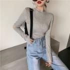 Long-sleeve Elbow-cutout T-shirt
