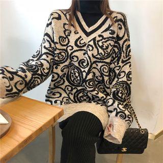 V-neck Patterned Sweater / Back Slit Midi Straight-fit Knit Skirt