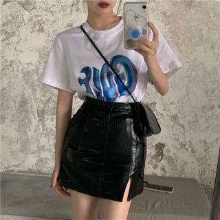 Short-sleeve Lettering T-shirt / Faux Leather Mini Skirt