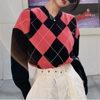 Argyle Sweater / Plain Wide-leg Pants