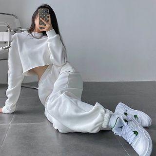 Lettering Crop Sweatshirt / Plain Loose-fit Sweatpants