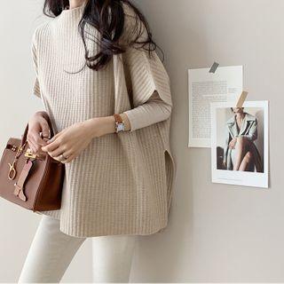 Short-sleeve Slit Knit Top