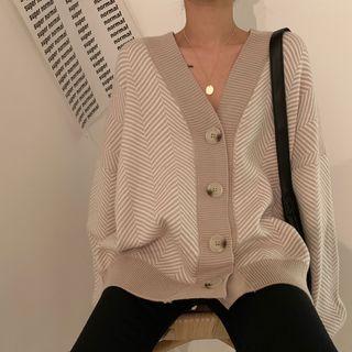 V-neck Single-breasted Cardigan