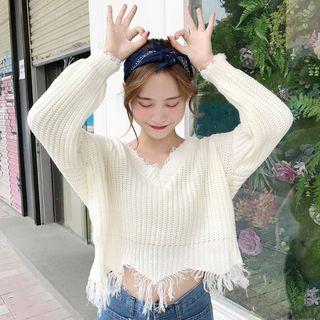 V-neck Fringed Hem Cropped Sweater