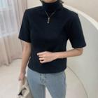 Short-sleeve Turtle-neck Knit Top