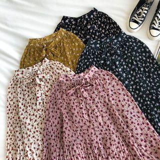 Floral Crewneck Long-sleeve Blouse