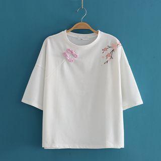 Floral Embroidered Round Neck Short Sleeve T-shirt