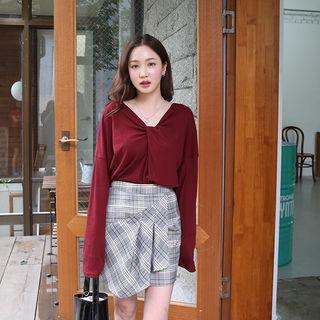 Drop-shoulder Twist -trim Top