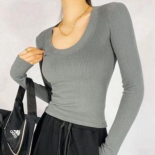 Long-sleeve Scoop-neck Fitted T-shirt