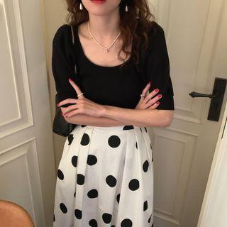 Elbow-sleeve Knit Top / Dotted Midi A-line Skirt