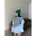 Striped Cropped Knit Vest / Plain T-shirt