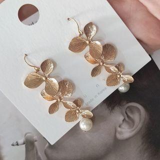 Faux Pearl Alloy Petal Dangle Earring
