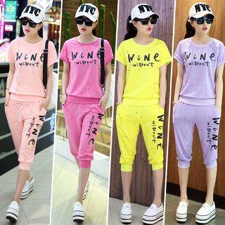 Set: Printed Short-sleeve T-shirt + Cropped Sweatpants