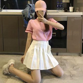 Short-sleeve Knit Top / Pleated Mini Skirt