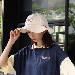 Rabbit Eat Corrot Embroidered Bucket Hat