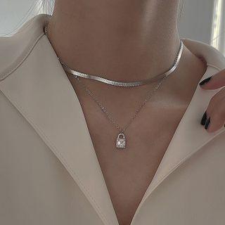 Lock Pendant Necklace / Sterling Silver Choker