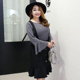 Set: Bell-sleeve T-shirt + Ruffle Hem Buttoned Suspender Skirt
