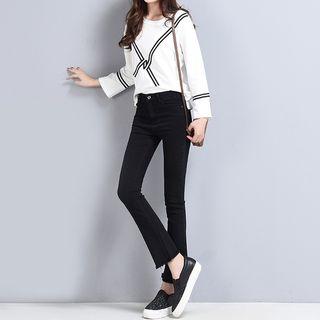 Distressed Elastic Boot-cut Cropped Jeans