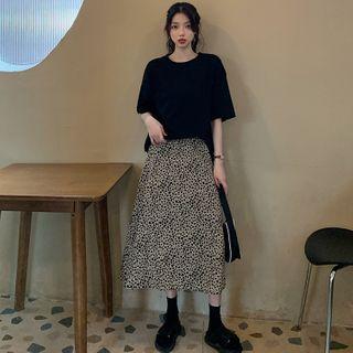 Open-back Elbow-sleeve T-shirt / Leopard Print Midi A-line Skirt