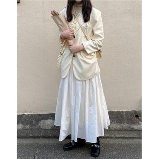 Plain Blazer / A-line Maxi Skirt