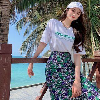 Short-sleeve Lettering T-shirt / Asymmetric Midi Pencil Skirt