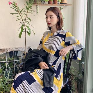 Geo Print Long Pleat Dress