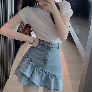 Plain T-shirt / Denim Lettuce Edge Skirt