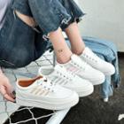 Feather Embroidered Lace-up Platform Sneakers
