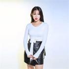 Tie-hem Cutout-back Slim-fit Top