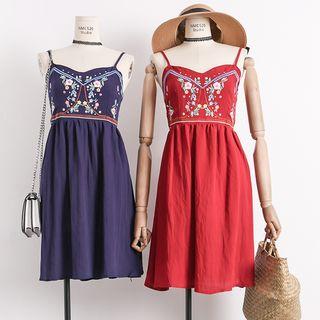 Bohemia Flower-embroidered Sleeveless A-line Dress